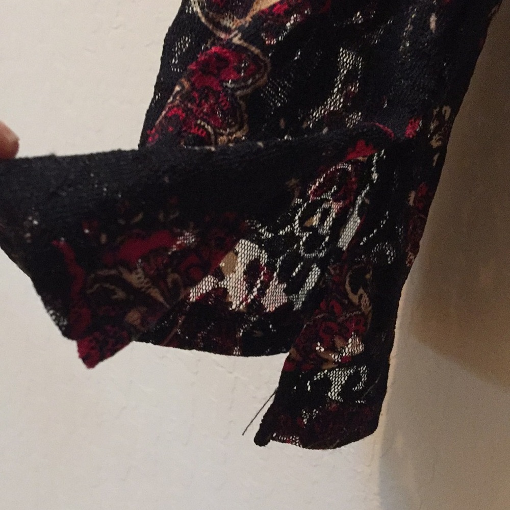 Lacy Stretchy Longsleeve Top - Picture 4 of 6